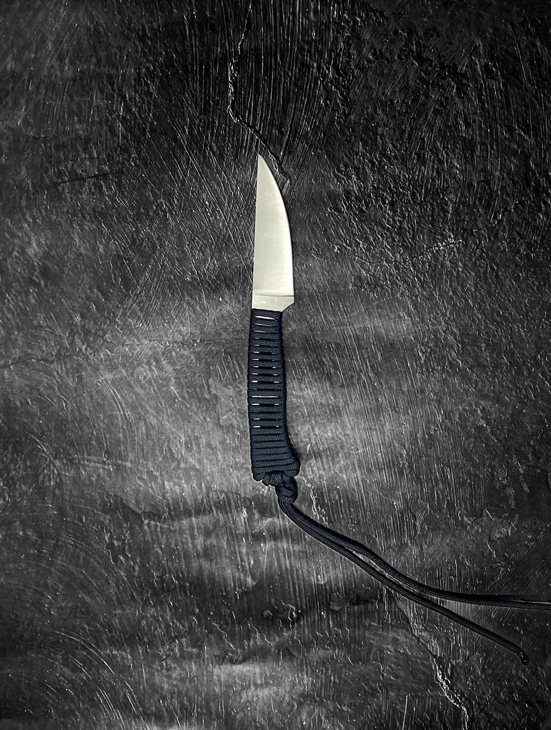 Outdoor Hiking Utility Paracord EDC Knife - Blackout