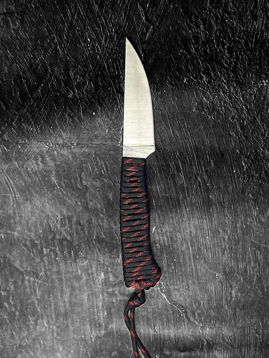 Outdoor Hiking Utility Paracord EDC Knife - Thin Red Line